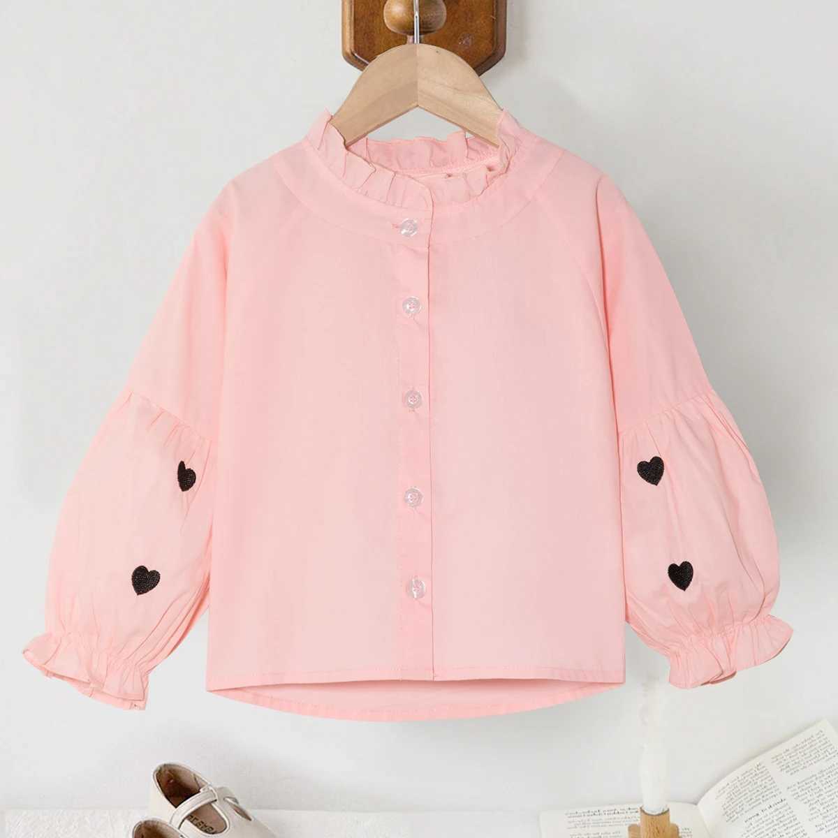 Spring and Autumn new fashionable baby girl shirt black heart embroidery on the cuffs longsleeved shirt with lace cuffs swee C251007