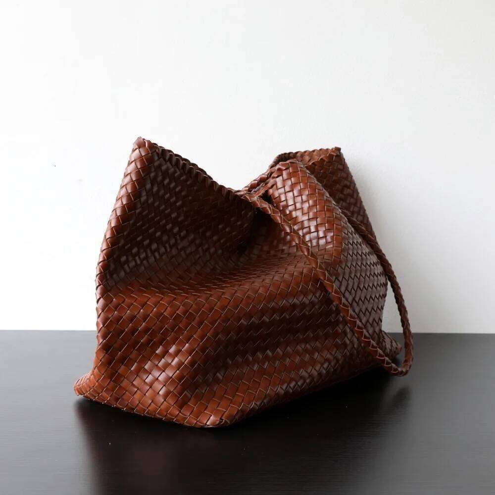 Best Seller Light High Sense Retro Large Capacity Commuting Vegetable Tanned Cowhide Pure Handmade Big Bag Genuine Leather Tote