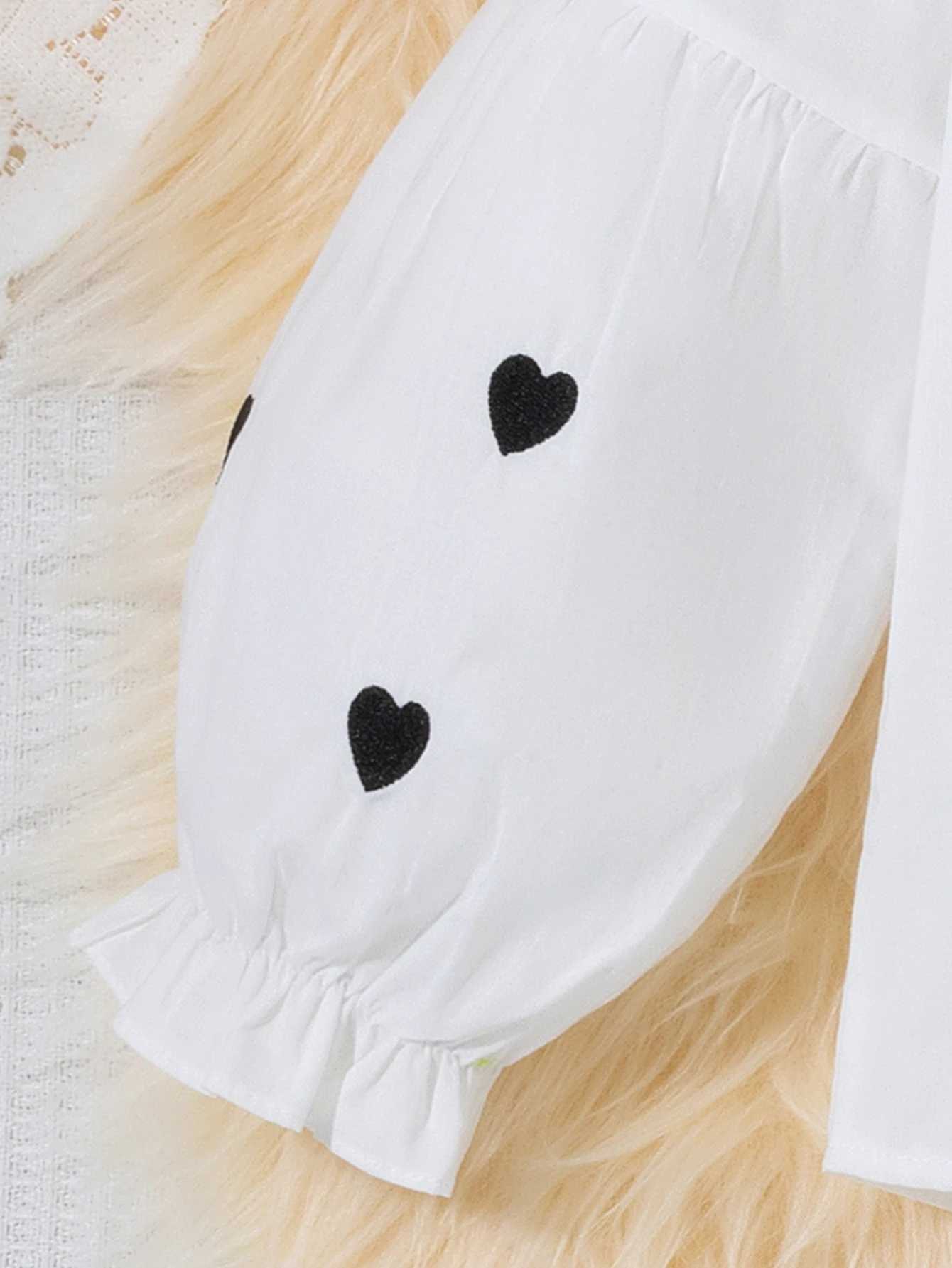 Spring and Autumn new fashionable baby girl shirt black heart embroidery on the cuffs longsleeved shirt with lace cuffs swee C251007