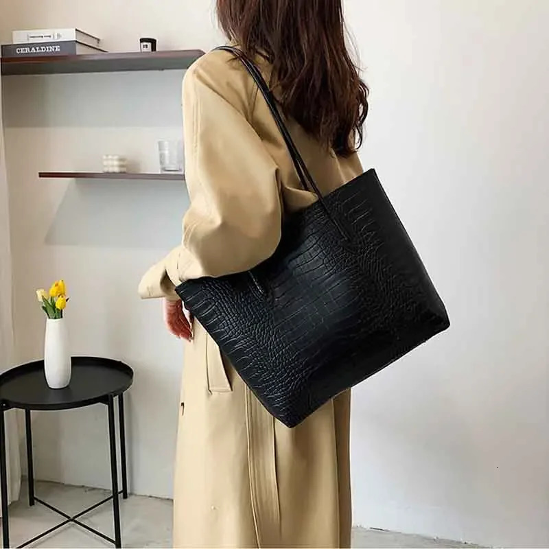 Large PU Leather Shoulder Bag for Women Fashion Trend Female Fashion Handbags Purses Tote Bags Crossbody Bags for Women 250929