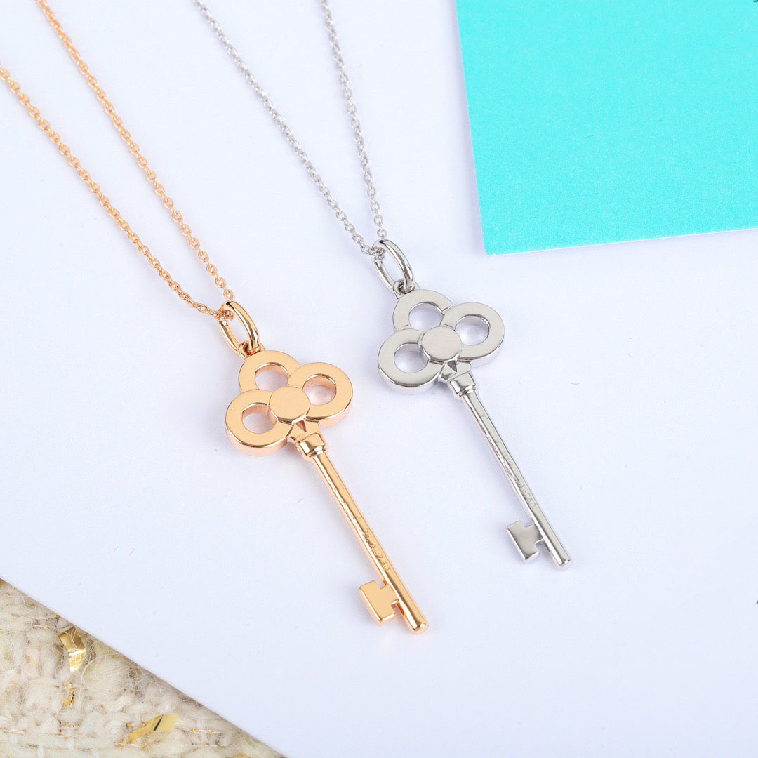 Tiffamyx and co Pendant Necklaces Classic Luxury Gold Silver Key Pendant Designer Necklace For Women Diamond Necklace