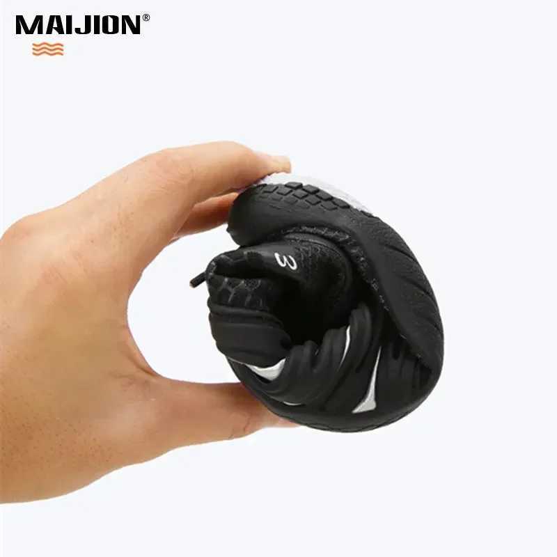 Unisex Quick Drying Water Shoes for Beach or Water Sports Lightweight Slip On Women Men Walking Shoes J251007