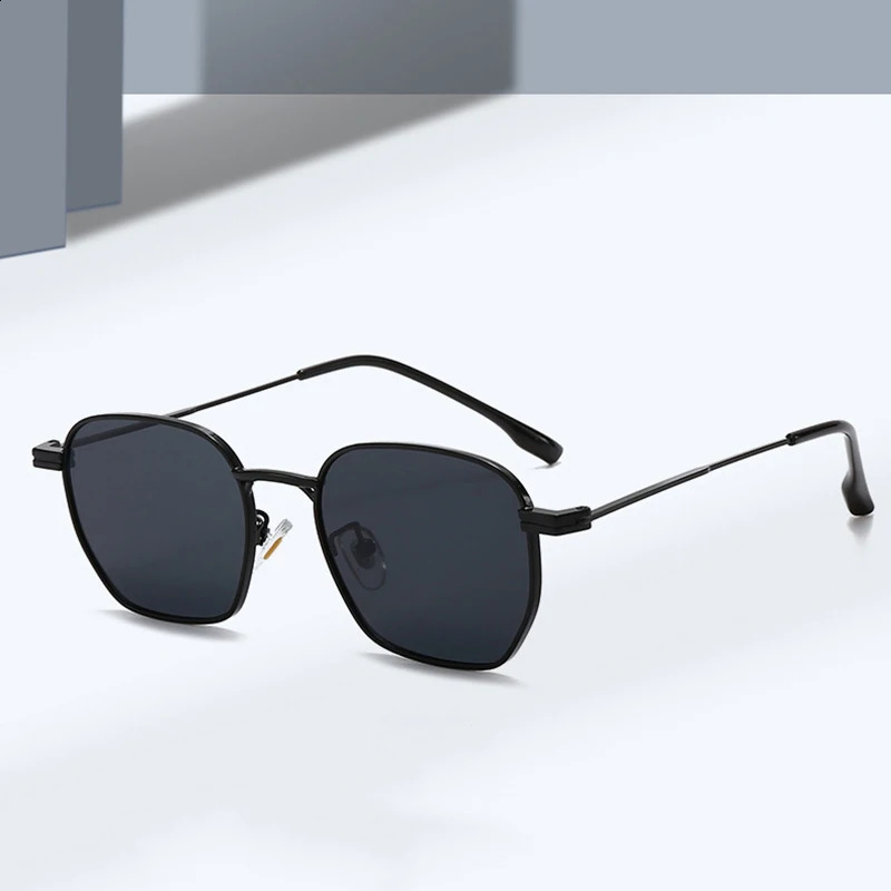 SOEI Fashion Square Women Sunglasses Retro Clear Lens Metal Frame Men Punk Orange Sun Glasses Shades UV400 250929