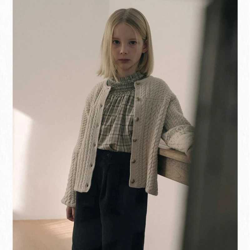 2025 Autumn Winter New Fashionable and Casual Girls Versatile Long Sleeved Shirt with Artistic Style Printed Pure Cotton Top C251007