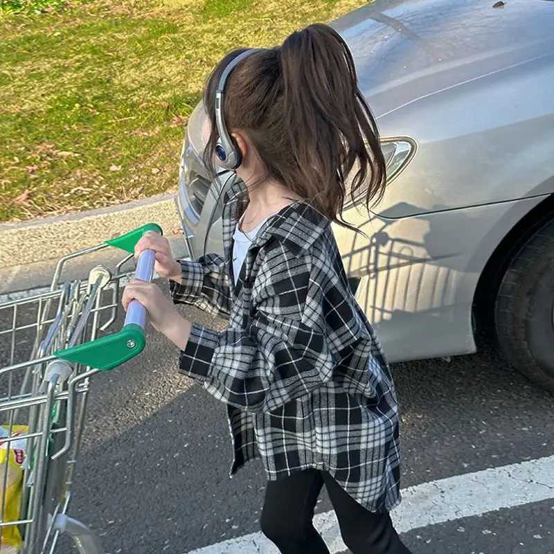 Boys shirt long sleeved autumn checkered shirt childrens retro color patchwork cardigan new lapel top coat girl C251007