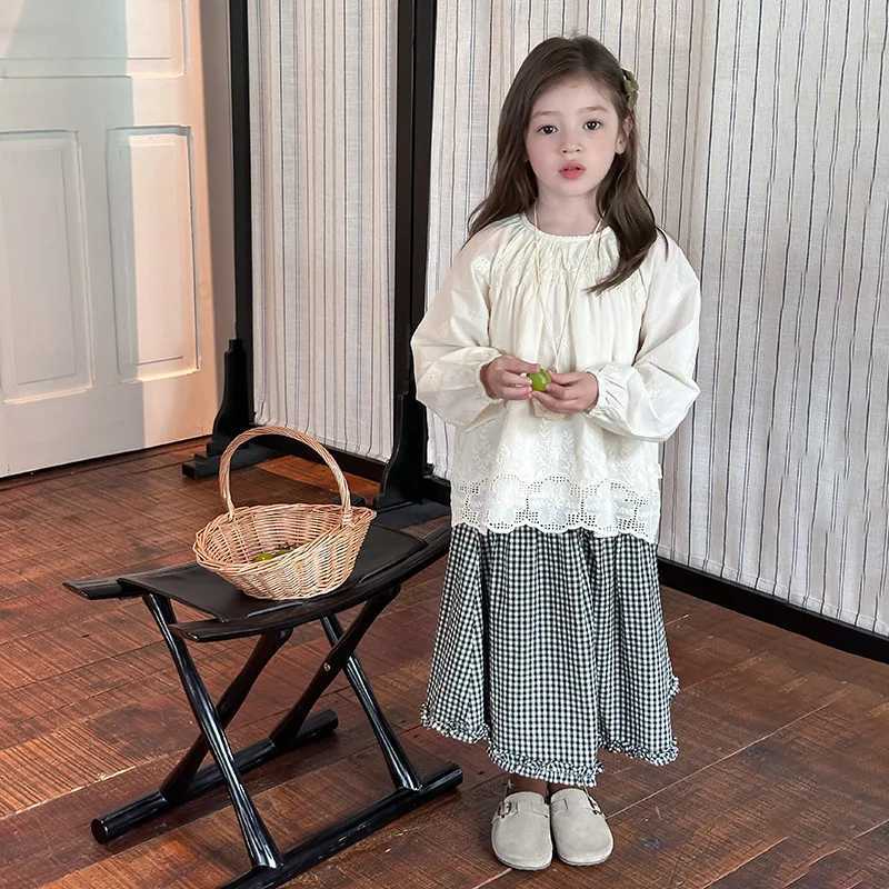 Girls Exquisite Embroidered Princess Doll Shirt 2025 Autumn Top Long Sleeve Children Embroidered Flower Shirt C251007