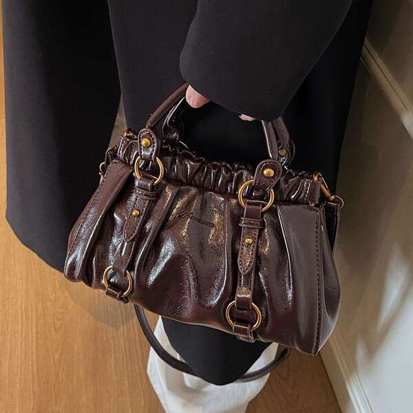 Korean Niche Wrinkled Cloud for Women 2025 Autumn Winter New Fashion Bucket Large Capacity Single Shoulder Crossbody Bag
