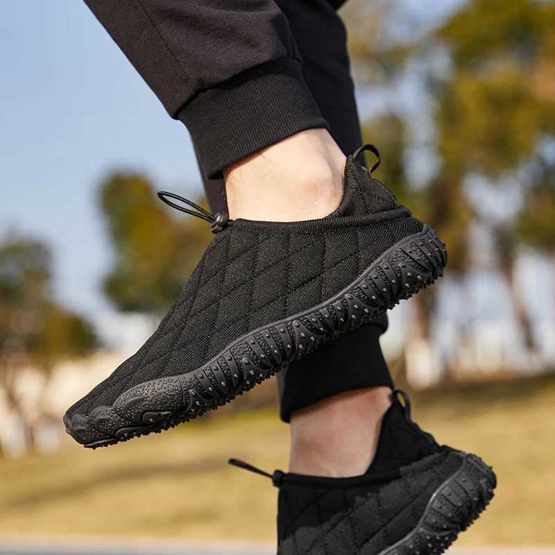 Minimalist Barefoot Shoes Lightweight Off Road Running Shoes Breathable Beach Shoes Mens and Womens Casual Walking Shoes J251007