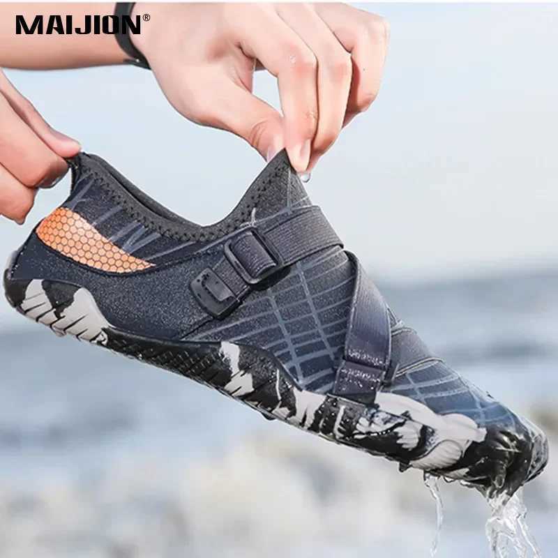 Men Women Seaside Surfing Aqua Shoe QuickDry Breathable Wading Shoe Antiskid Beach Barefoot Upstream Water Shoe Outdoor J251007