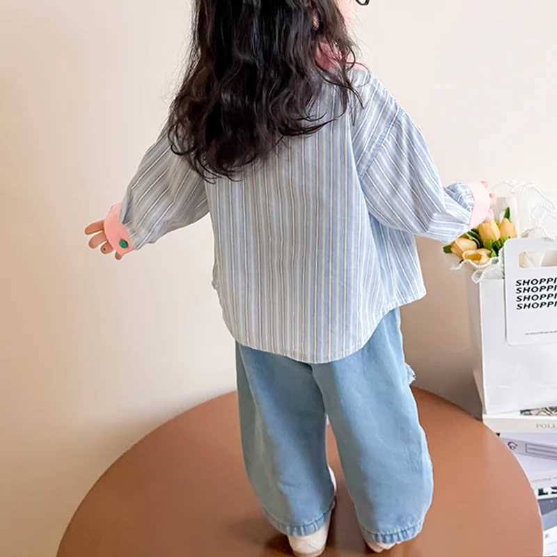 Girls autumn striped cartoon shirt baby fashionable top childrens shirt new thin coat trendy striped contrasting shirt 29 year C251007