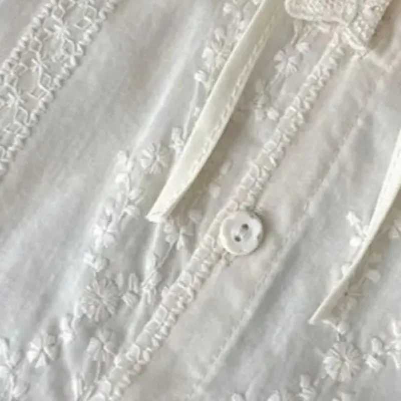 Spring Children Girls Blouses Cotton Floral Embroidery Infant Babys Girls Peter Pan Shirts Loose Round Collar Kids Girls Tops C251007