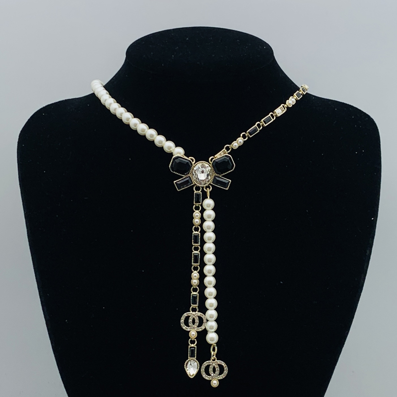 New Styles Necklaces Designer Crystal Letter Pendant Choker Pearl Sweater Chains Men Women Never Fading High Quality Copper Necklaces Wedding Jewelry Love Gifts