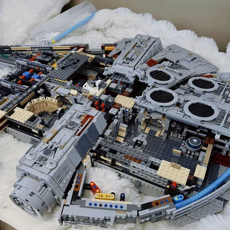 MINISO In Stock The Large Ship Falcon Home Decoration Compatible 75192 05132 For Children Boys Birthday Christmas DIY Gifts Z251007