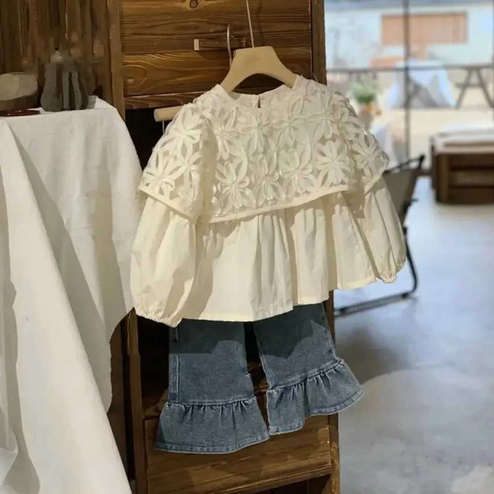 Baby girl white top autumn Western style childrens cotton doll shirt sweet long sleeved shirt C251007