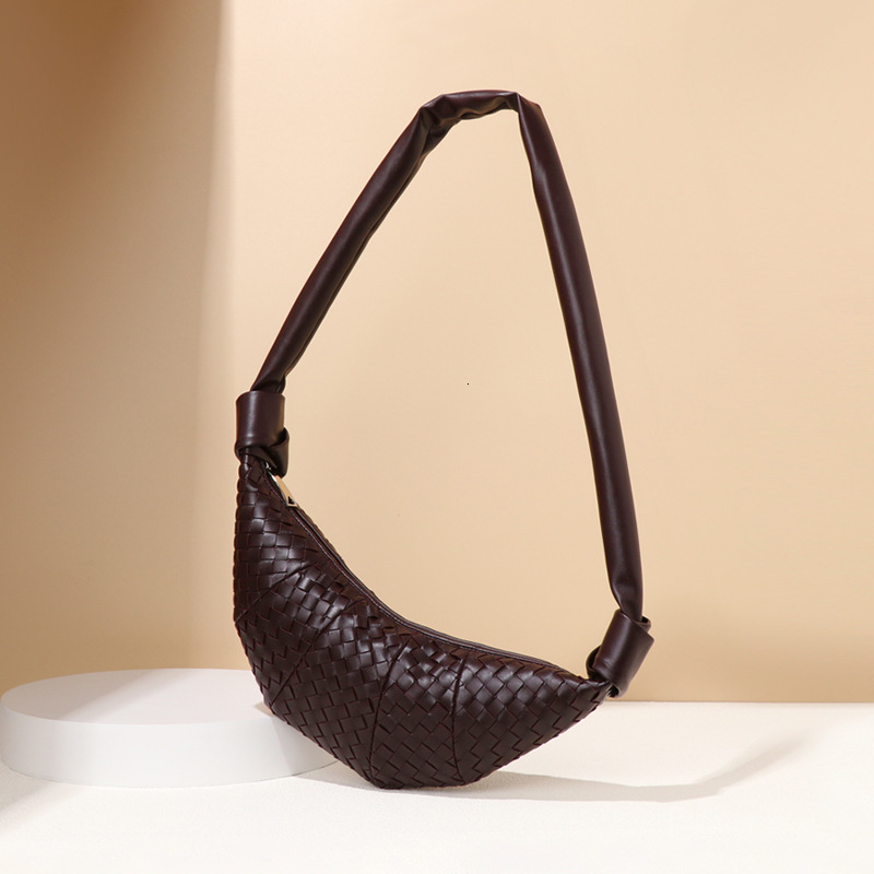 Fashion New Women's Croissant Woven Soft Leather Dumpling Single Shoulder Baguette Underarm Bag