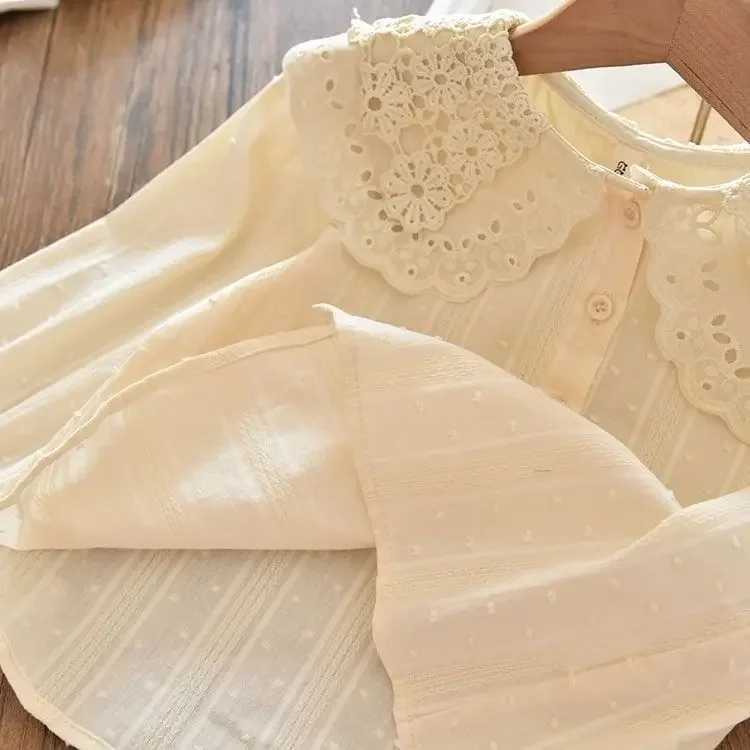 Blouses Girl Undershirt Shirt Baby Lace Korean Shirt Fashion Children Cotton Tops 2024 Turn Down Collar Button Sweet C251007