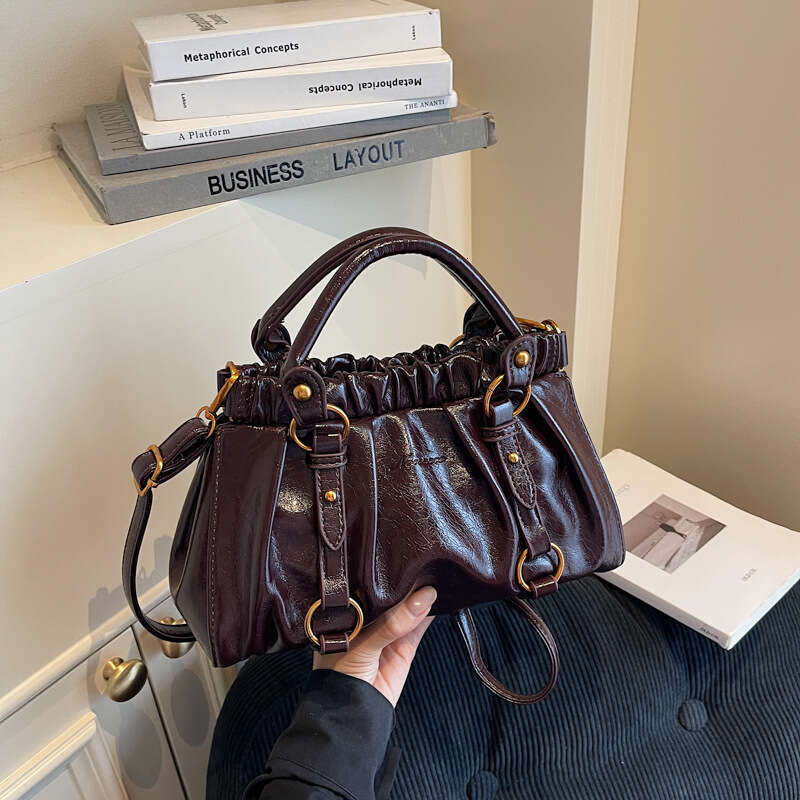 Korean Niche Wrinkled Cloud for Women 2025 Autumn Winter New Fashion Bucket Large Capacity Single Shoulder Crossbody Bag