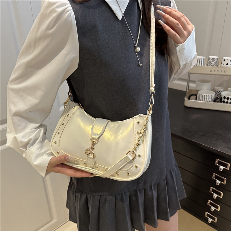 Womens Shoulder Bag Hobo Bag Fashionable Elegant Simple Personalized Versatile Cow Print For Date Daily Shopping 250714