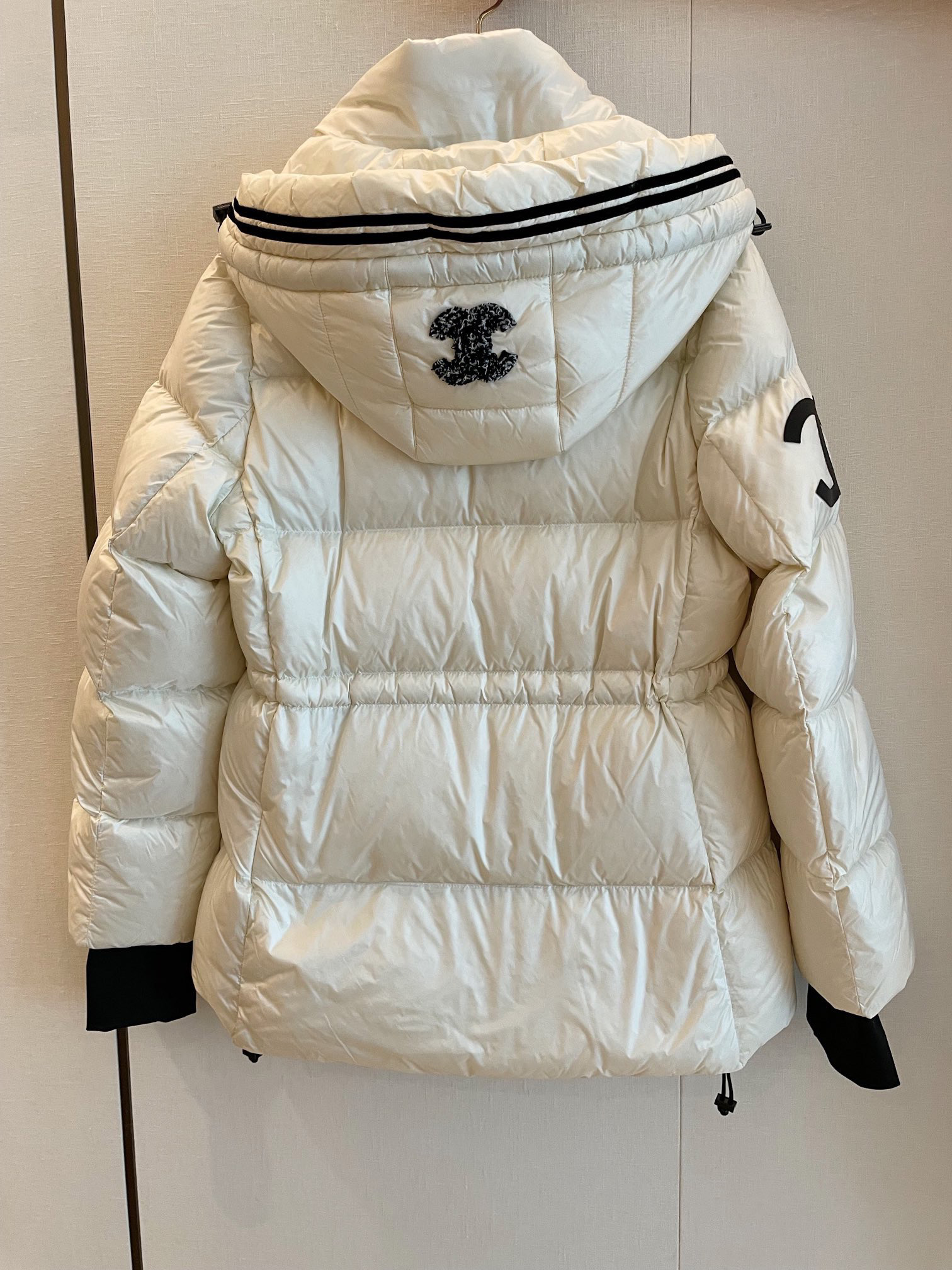 Winter women's CC down jacket, parka coat, classic logo design, thick and warm fabric, comfortable and fashionable