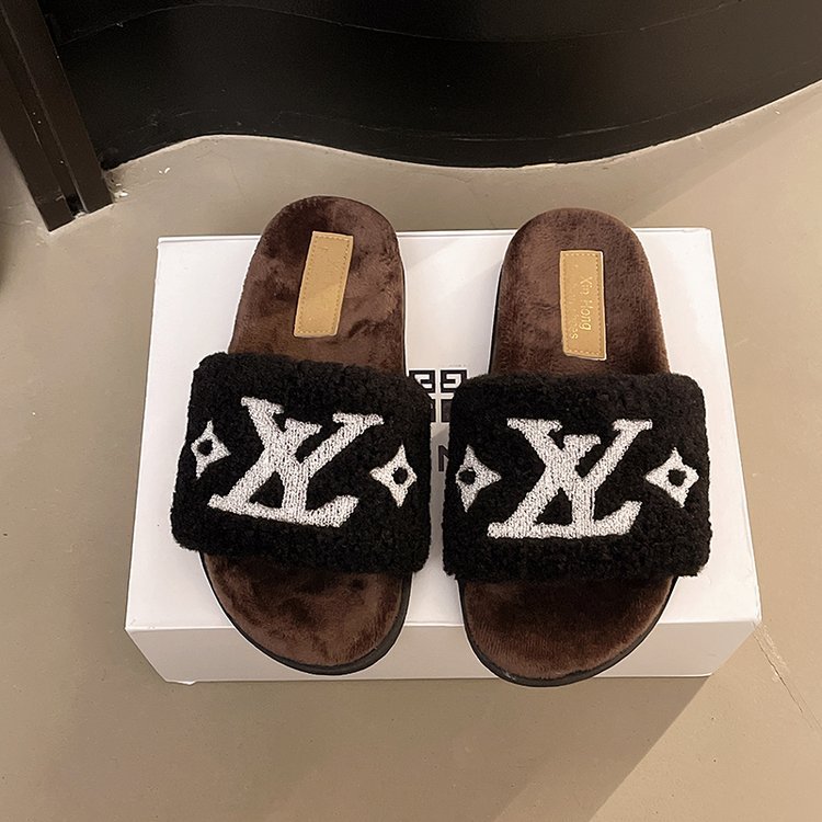 New hot free shipping designer slippers for womens flat slippers black beige khaki New fashionable and versatile winter outdoor cotton mop
