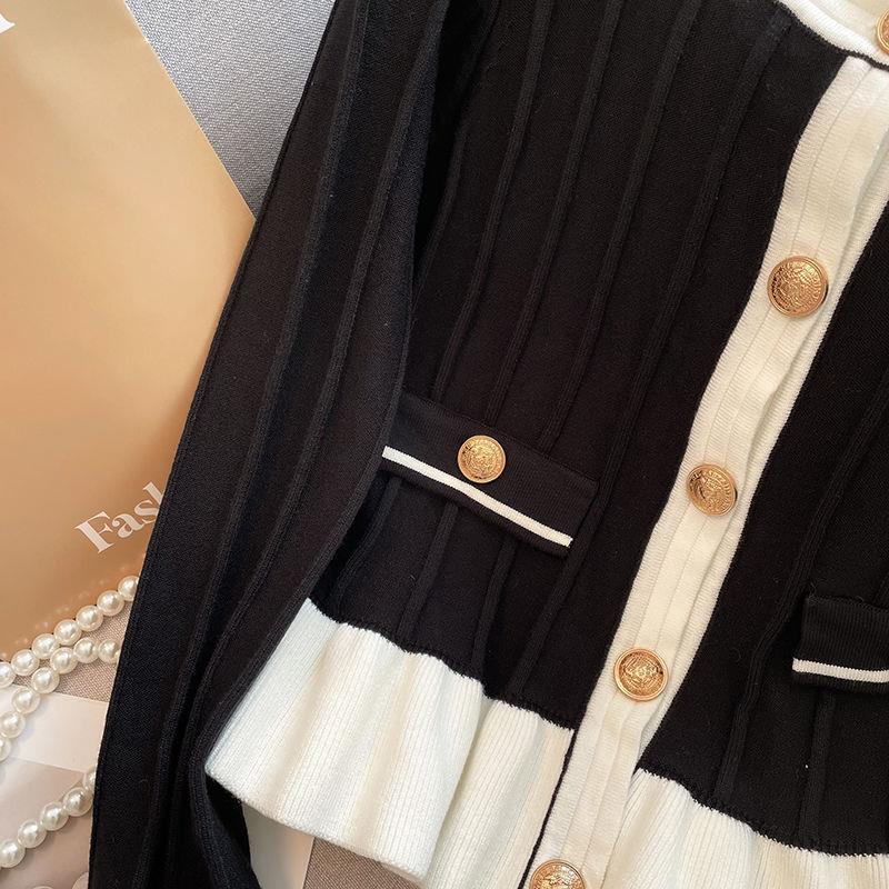 2025 coarse wool short jacket sweet designer bell shaped sleeve knitted women's cardigan new pleated long sleeved sweater autumn and winter desig