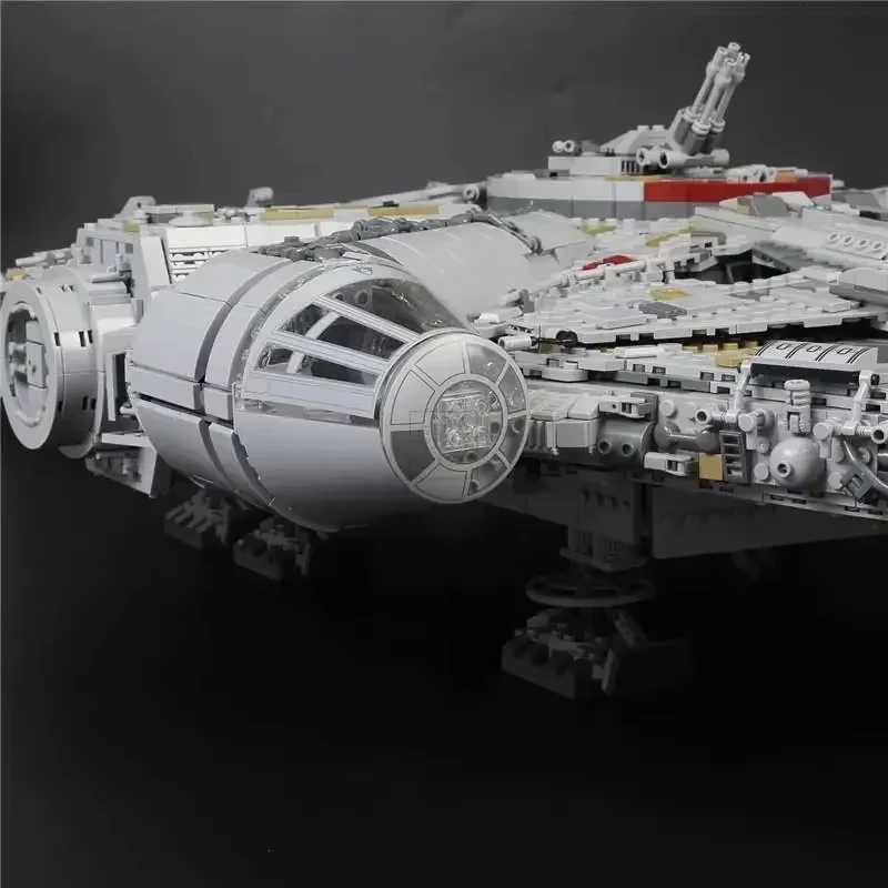 7541Pcs Millennium Falcon UCS Giant Ship Decoration Birthday Gift Brick Children Educational Toy Z251007