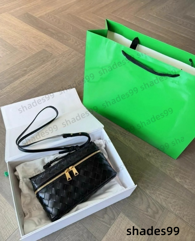 Shoulder Bags Genuine Bang Vanity Intrecciato Woven Leather Makeup bag Cross body Bag Designer Fashion Handbags Purses 01