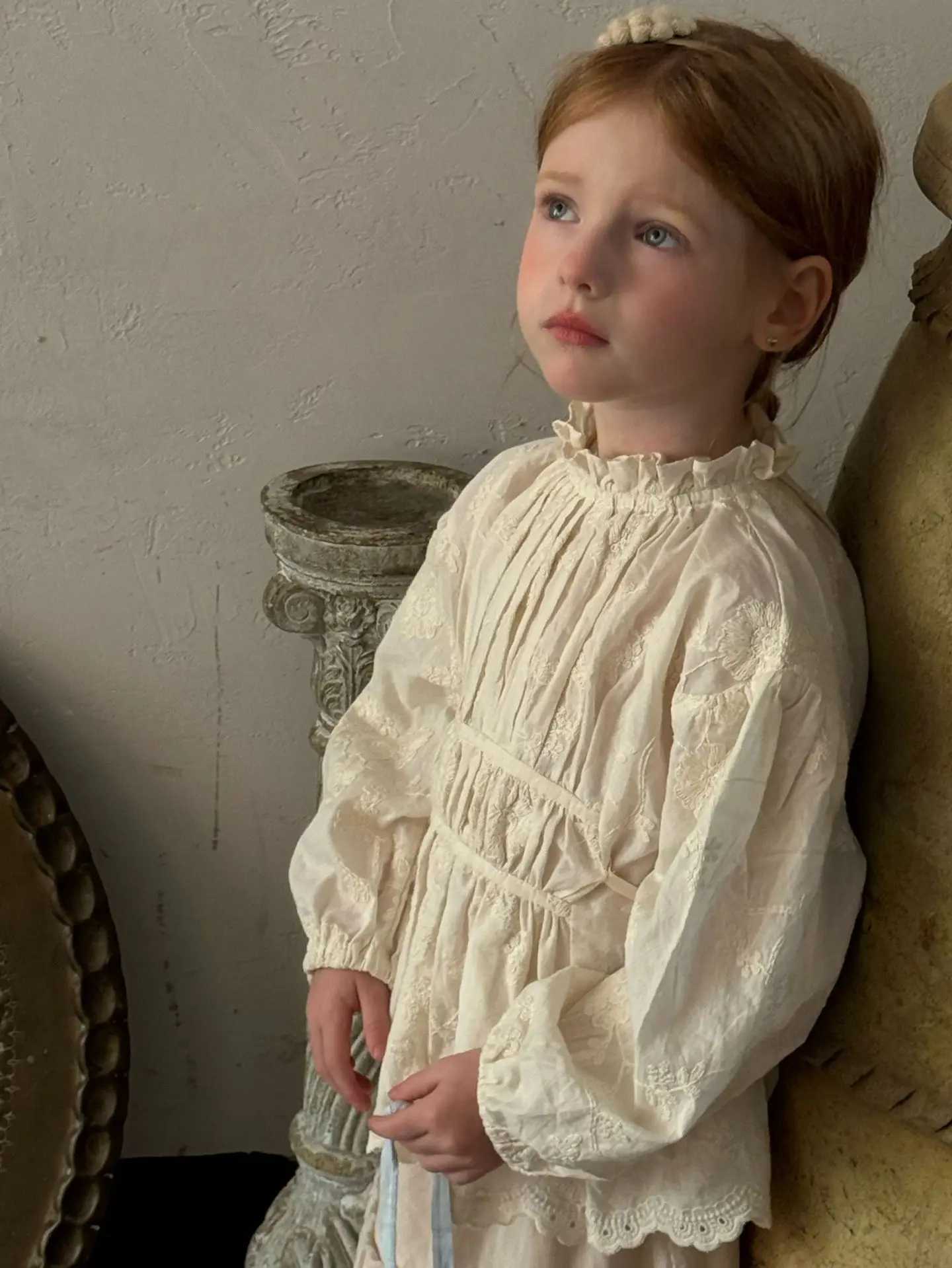 Blouses Beige Embroidery Shirt Pleated Childrens Clothing Causal Versatile Light Luxury Embroidery Sweet Simple 2024 C251007