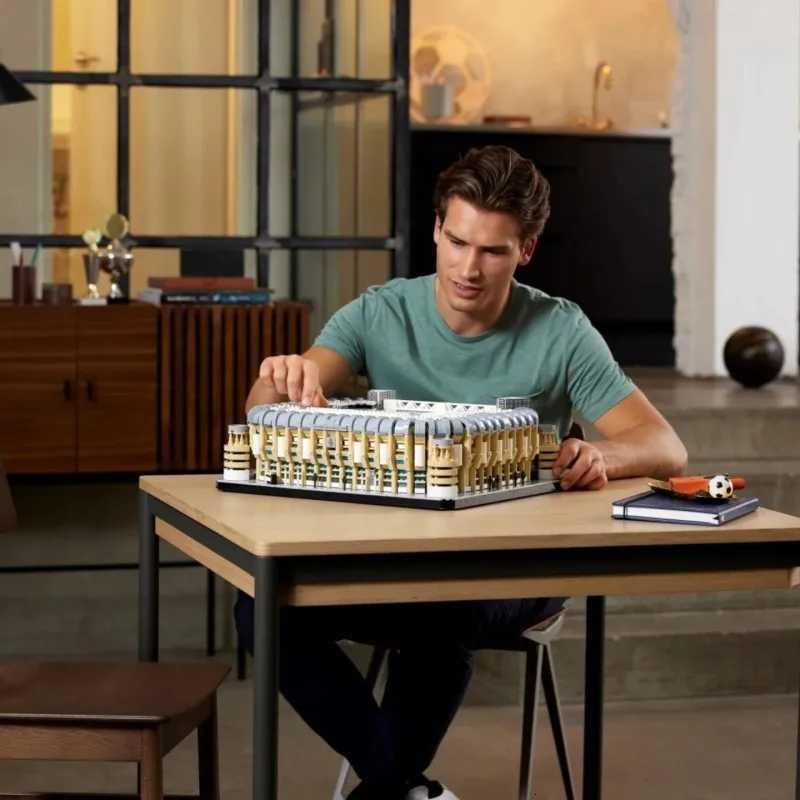 5876Pcs Ideas Famous Santiago Bernabeu Stadium Real Madrid Moc Bricks Modular Landmark Model Building Block Kids Toy Gifts Z251007