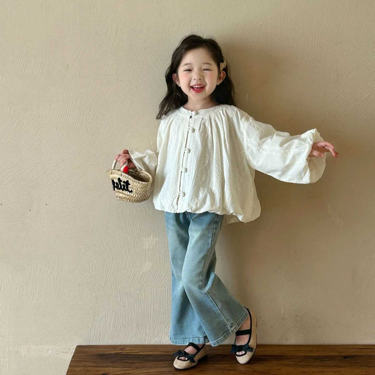 2025 Spring New Childrens Clothing Korean Version Childrens Clothing Girls Lace Bubble Sleeve Shirt Spring Shirt Top C251007