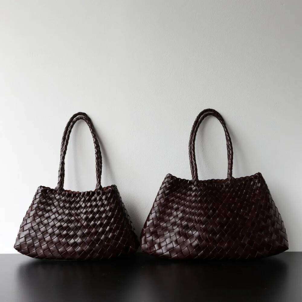 Best Seller Niche Light High-End Sense First-Layer Cowhide Vegetable Basket Handmade Retro Versatile Portable Underarm Bag