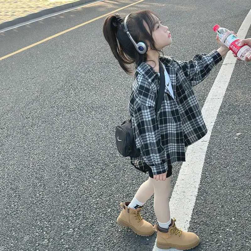 Boys shirt long sleeved autumn checkered shirt childrens retro color patchwork cardigan new lapel top coat girl C251007