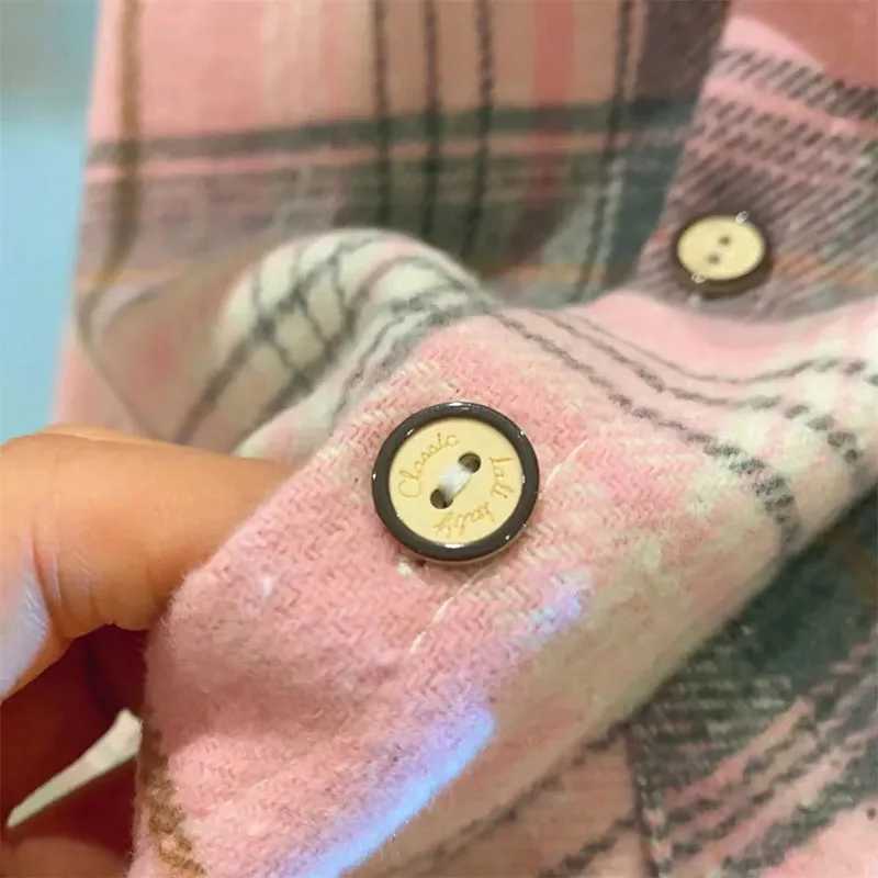 Autumn Childrens clothes Girls Boys Casual Retro Lapel Shirt Long Sleeves Singlebreasted Tops Blouses Plaid Shirts C251007