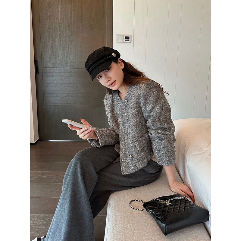 2025 autumn designer jacket new double breasted short jacket fashion elegant round neck jacket autumn coarse fur short jacket winter new luxury jacket