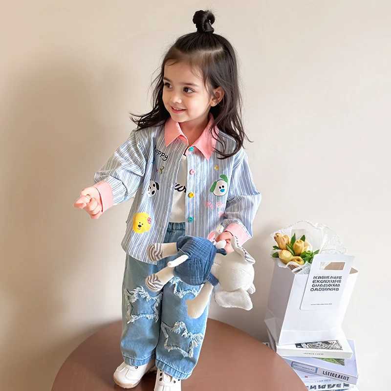 Girls autumn striped cartoon shirt baby fashionable top childrens shirt new thin coat trendy striped contrasting shirt 29 year C251007