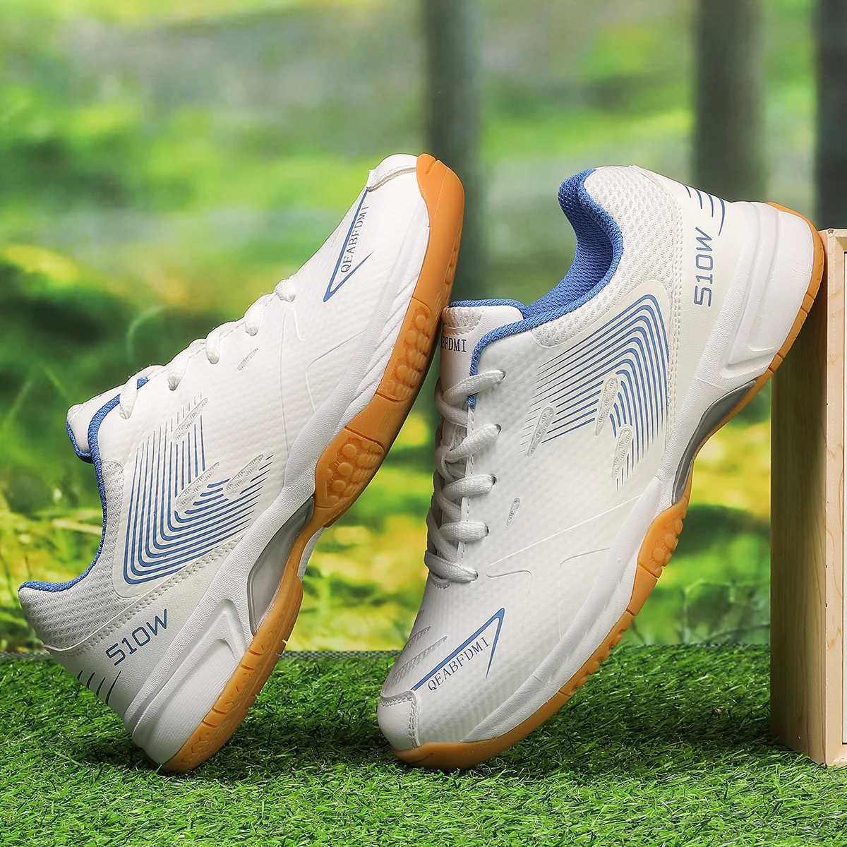 Badminton Shoes for All Seasons Breathable NonSlip WearResistant Professional Training Sports Shoes for Men and Women Handball Tennis Volleyball Shoes