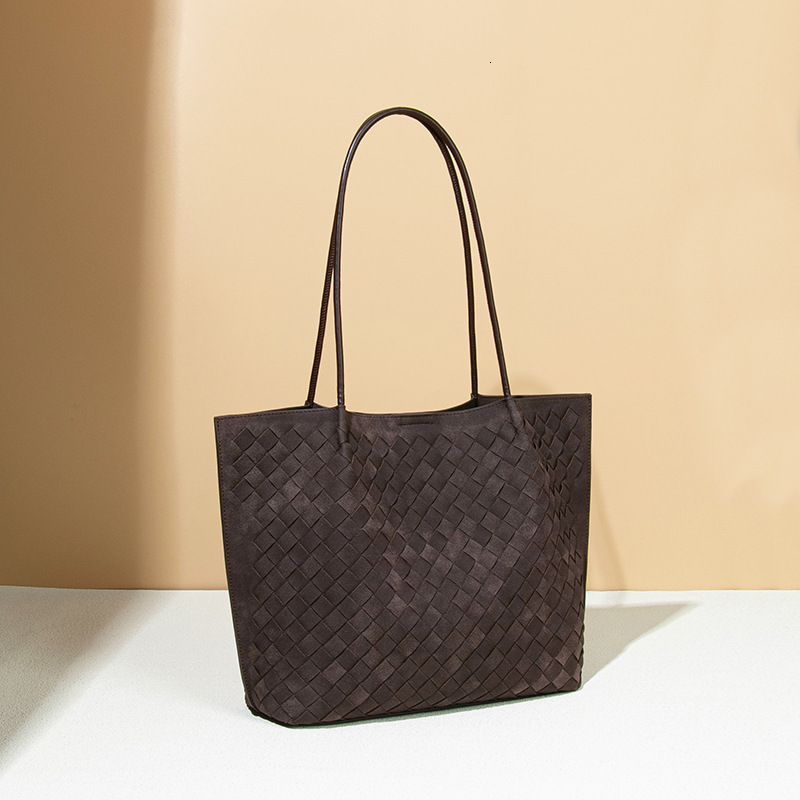 New Women's Handwoven Large Capacity Commuter High-end Suede Matte Shoulder Tote Bag