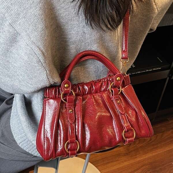 Korean Niche Wrinkled Cloud for Women 2025 Autumn Winter New Fashion Bucket Large Capacity Single Shoulder Crossbody Bag