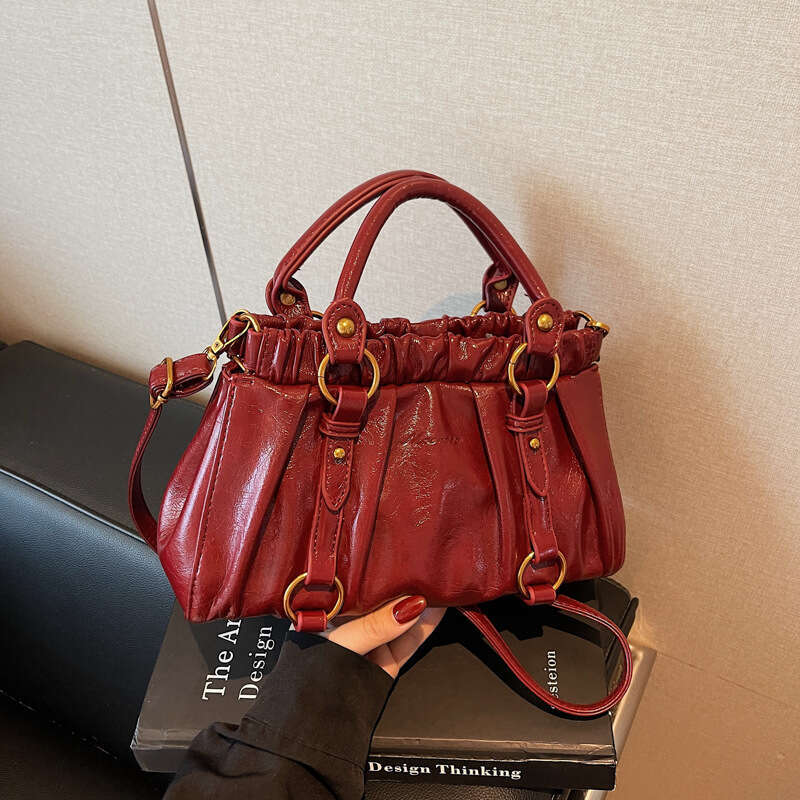 Korean Niche Wrinkled Cloud for Women 2025 Autumn Winter New Fashion Bucket Large Capacity Single Shoulder Crossbody Bag
