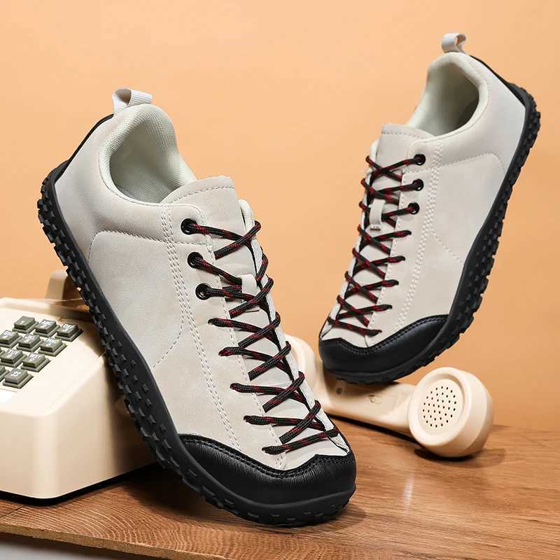 High Quality Couples Hiking Shoes Men Big Size 3648 Outdoor Nonslip Pink Sneaker Man Travel Shoes Comfort Mens Trekking Shoes J251007