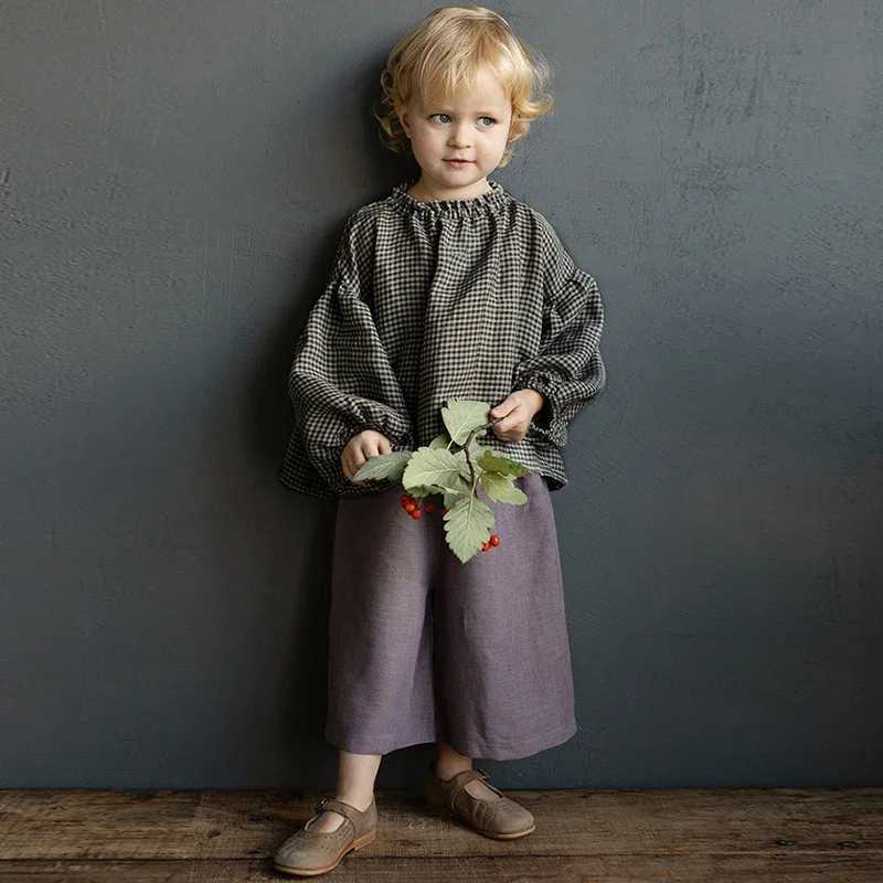 Vintage Black And White Fine Plaid Girls Shirt 2024 Spring New Rustic Style Childrens Crew Neck Lantern Sleeved Cotton Blouse C251007