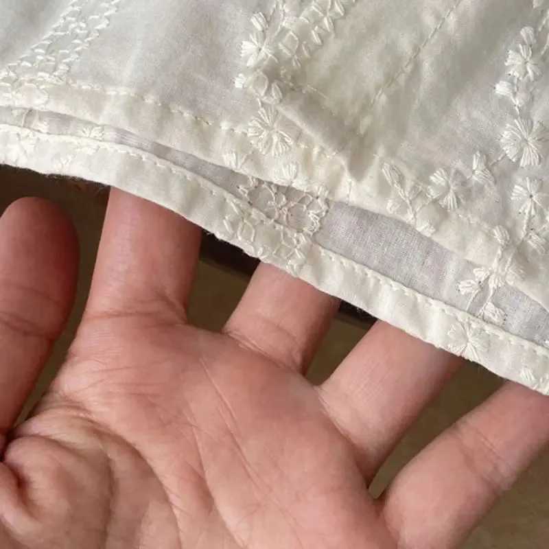 Spring Children Girls Blouses Cotton Floral Embroidery Infant Babys Girls Peter Pan Shirts Loose Round Collar Kids Girls Tops C251007