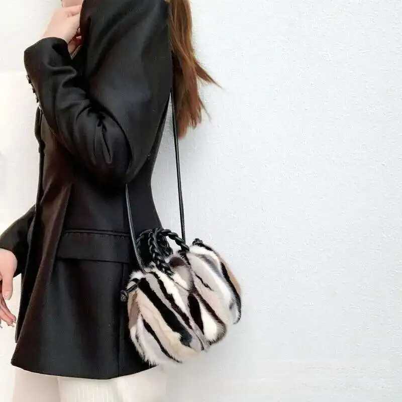 Real Mink Fur Bag Natural Fur Cloud Bag Winter Thick Fur Bag Single Shoulder Bag For Women Fluffy Evening Bag Fashion Ladies BagT251007