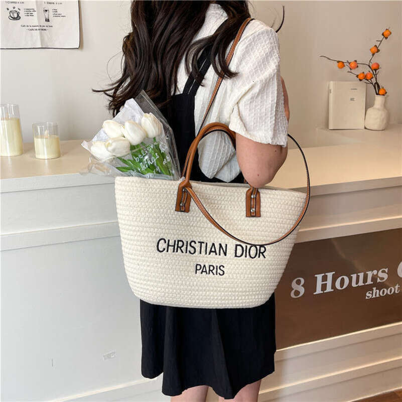 designer bag Luxury bag Large Capacity Woven Straw for Women Summer Versatile 2025 New Single Shoulder Handbag Vacation Beach Bag