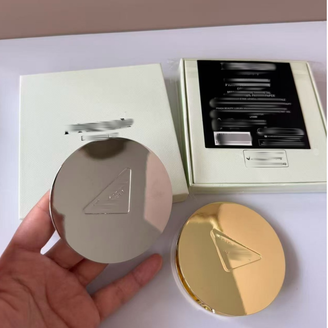 Fashion metal housing golden / silver Makeup classic Portable luxury brand High Quality Mirrors For Travel Make Up Tools