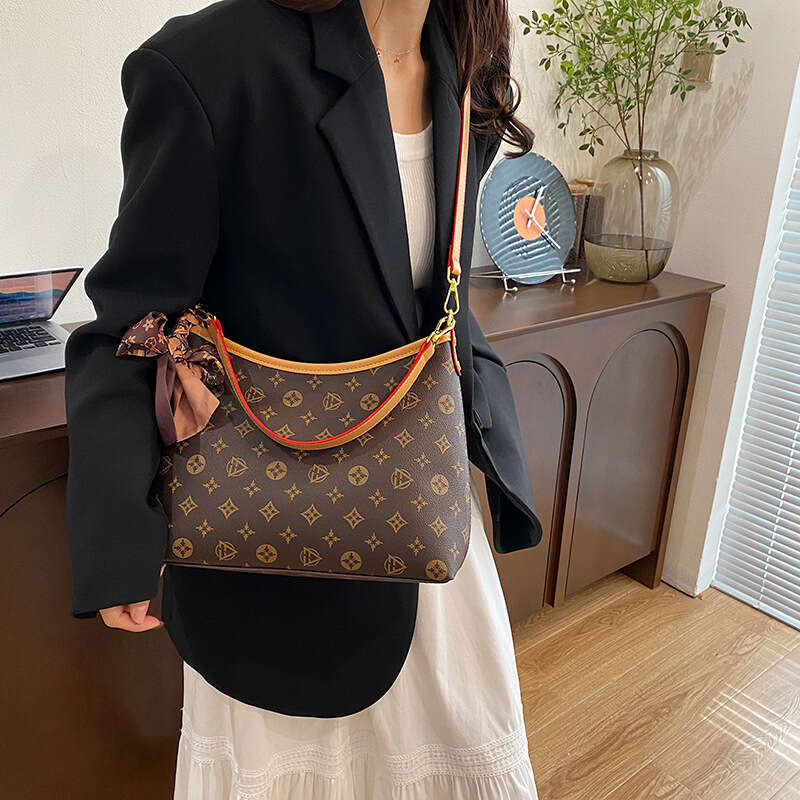 Designer Women Soft Leather Luxury Bags for Ladies Underarm Versatile Large Capacity Shoulder Crossbody Commuter Bag