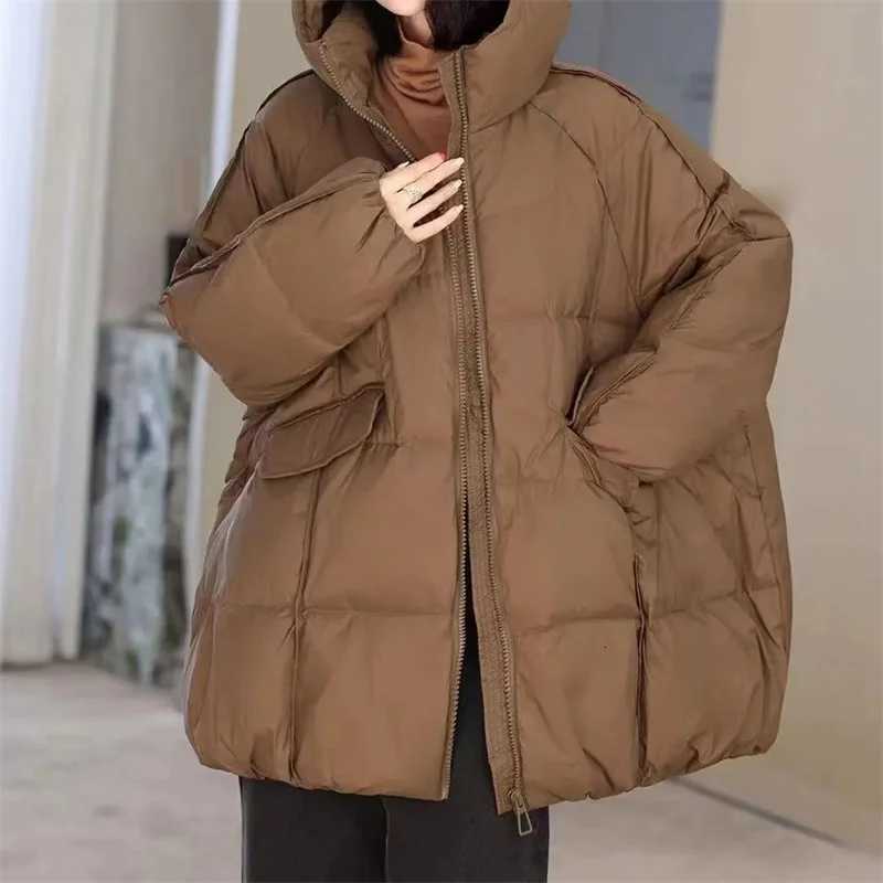 2025 New Winter Women White Duck Down Jacket Hooded Warm Oversize Puffer Coat Female Casual Loose Parkas Pocket OutwearT251105