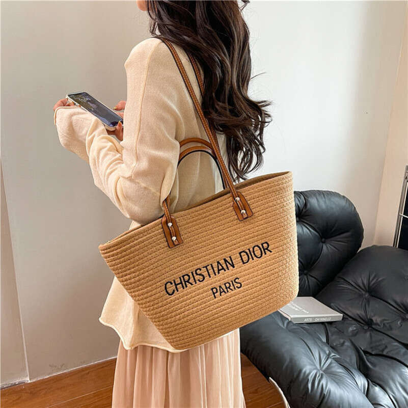 designer bag Luxury bag Large Capacity Woven Straw for Women Summer Versatile 2025 New Single Shoulder Handbag Vacation Beach Bag