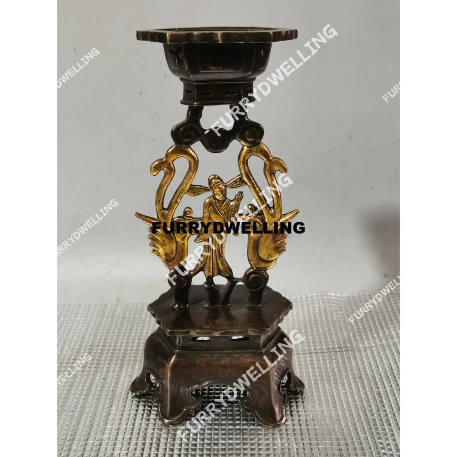 The Ancient Gilded Copper Lamp Dwe74 Has Perfect Workmanship And Thick Patina.