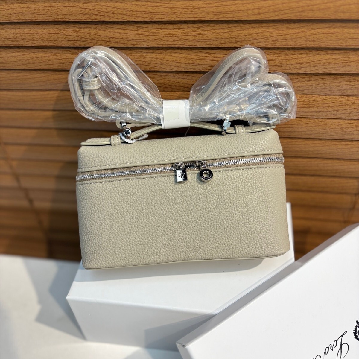 Luxury Bag Cross-border Hot-selling Lunch Box Bag For Women 2025 New Designer Bag Textured Crossbody Small Bag Versatile Commuting Handbag Shoulder Ba